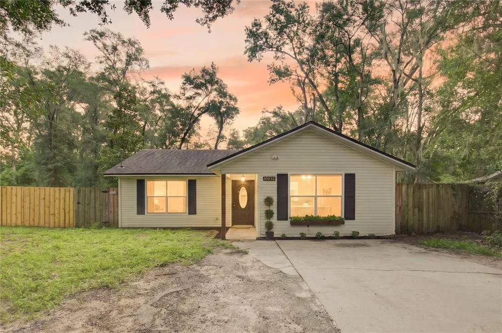 30832 RIDGEVIEW AVENUE Mount Plymouth, FL 32776
