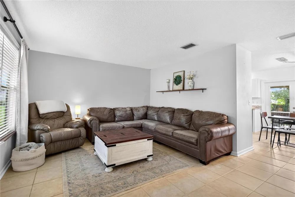 30832 RIDGEVIEW AVENUE Mount Plymouth, FL 32776