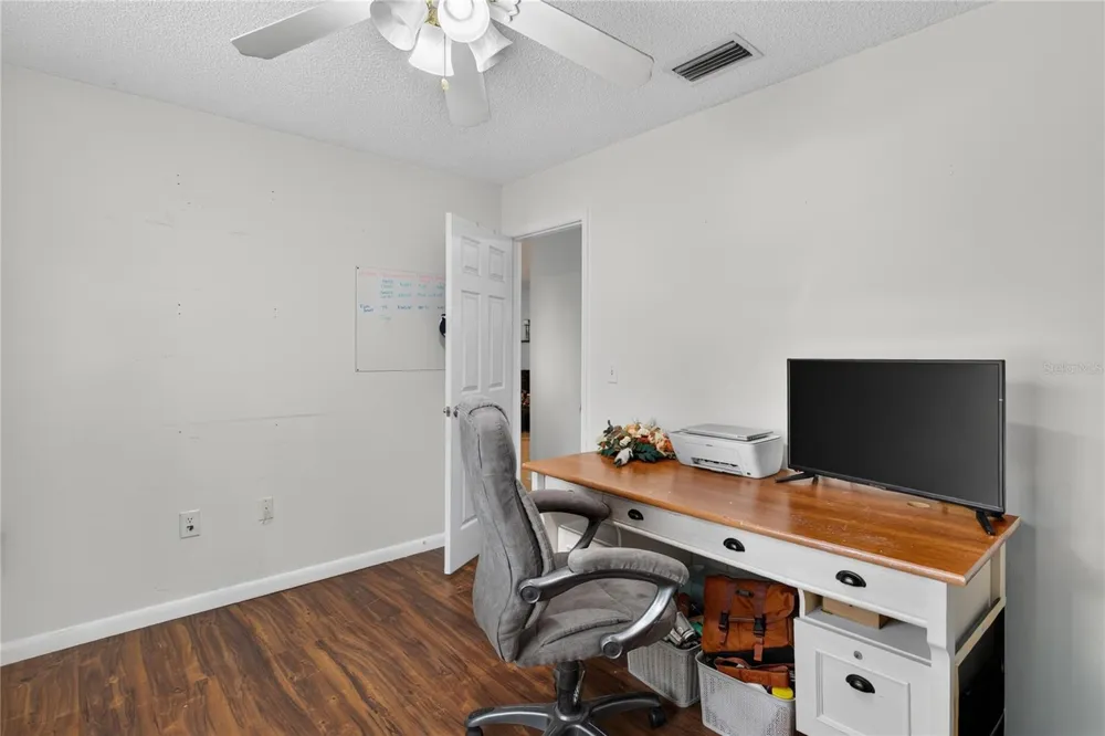30832 RIDGEVIEW AVENUE Mount Plymouth, FL 32776