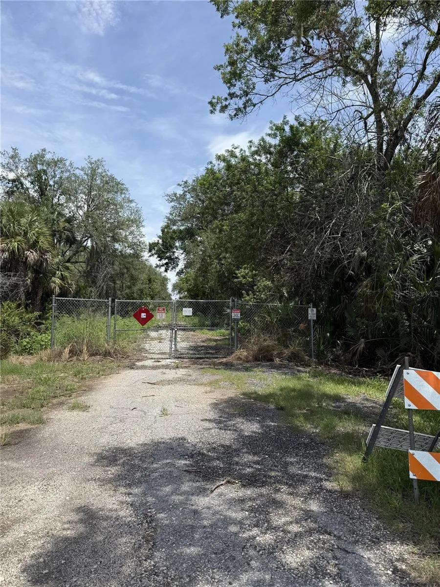 5997 KRACKER AVENUE Gibsonton, FL 33534
