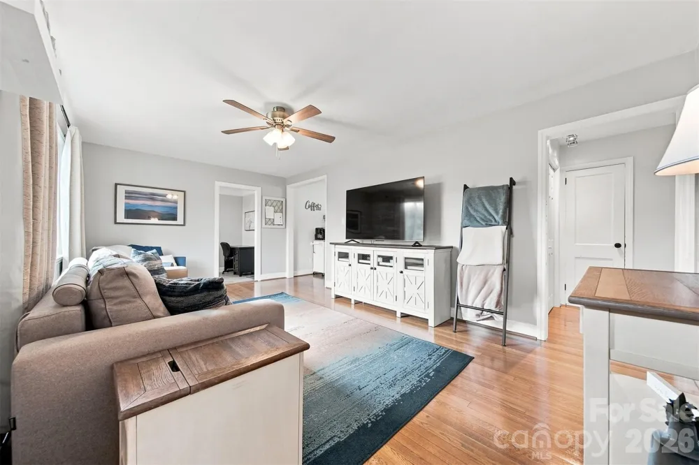 129 33rd Street NW Hickory, NC 28601