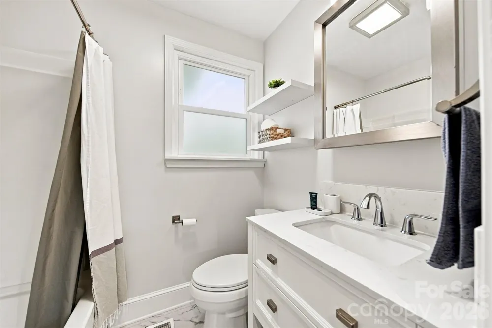 129 33rd Street NW Hickory, NC 28601
