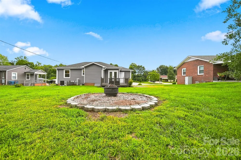 129 33rd Street NW Hickory, NC 28601