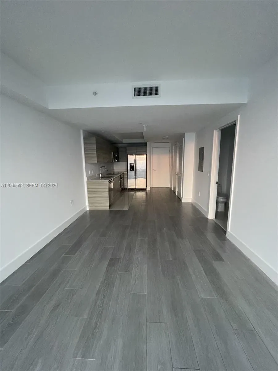 121 NE 34th St #1810 Miami, FL 33137