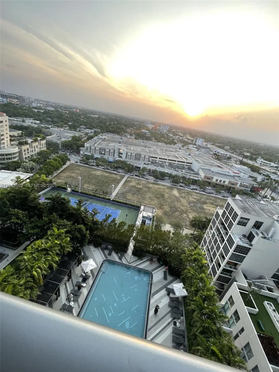 121 NE 34th St #1810 Miami, FL 33137