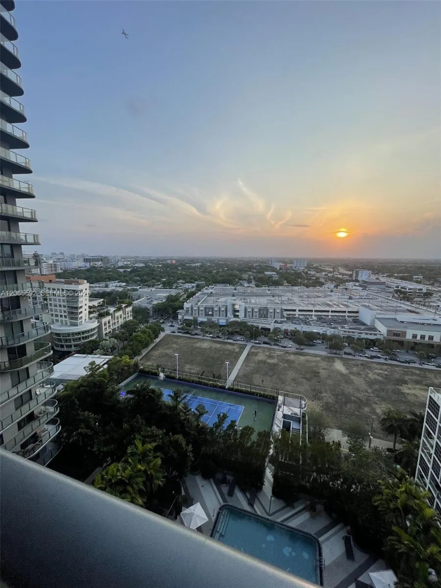 121 NE 34th St #1810 Miami, FL 33137