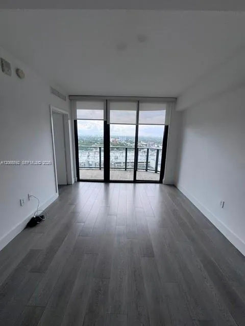 121 NE 34th St #1810 Miami, FL 33137