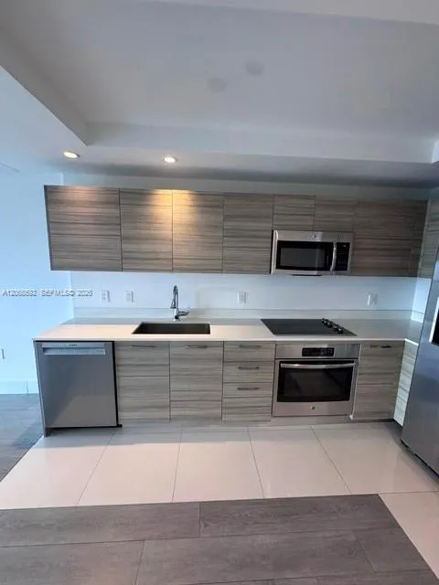 121 NE 34th St #1810 Miami, FL 33137