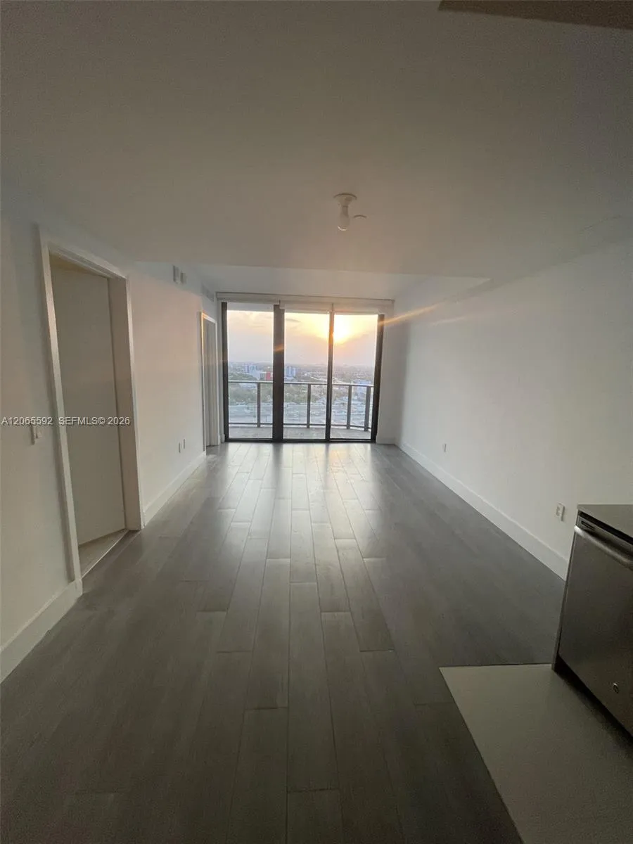 121 NE 34th St #1810 Miami, FL 33137