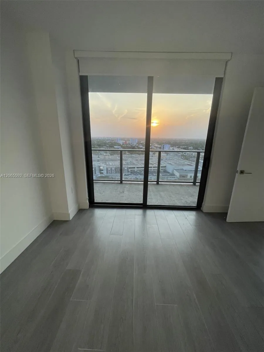 121 NE 34th St #1810 Miami, FL 33137