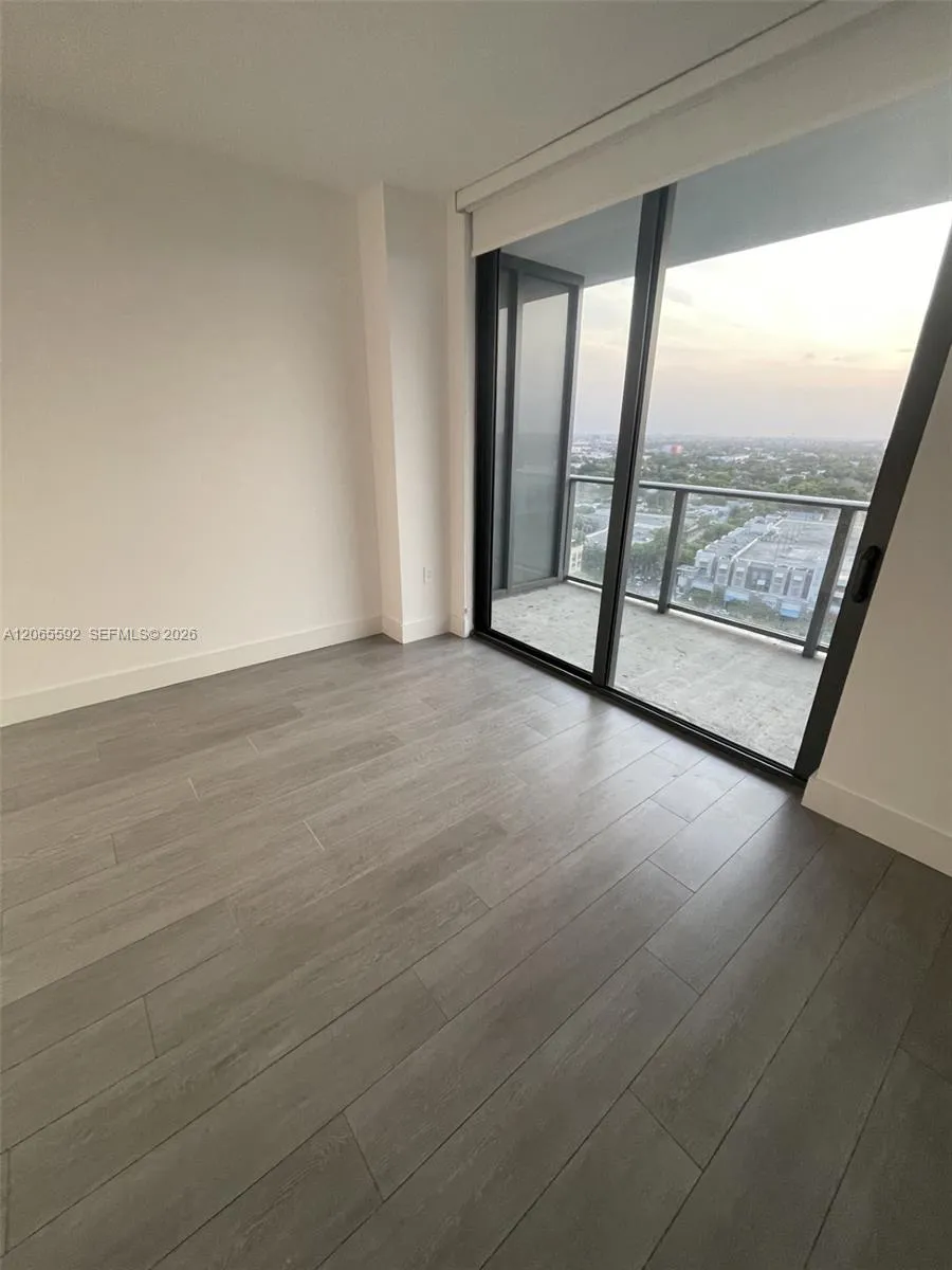 121 NE 34th St #1810 Miami, FL 33137