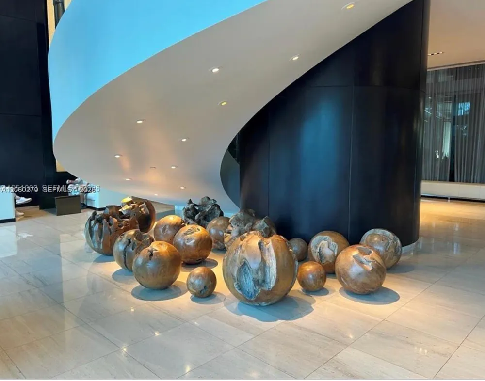 900 Biscayne Blvd #3408 Miami, FL 33132