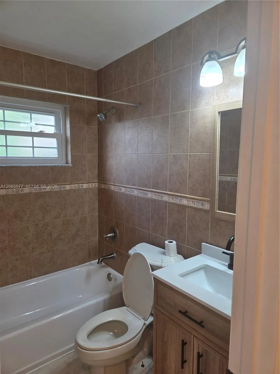 10500 SW 30th St Miami, FL 33165