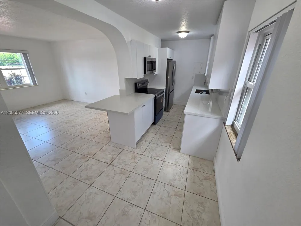 10500 SW 30th St Miami, FL 33165