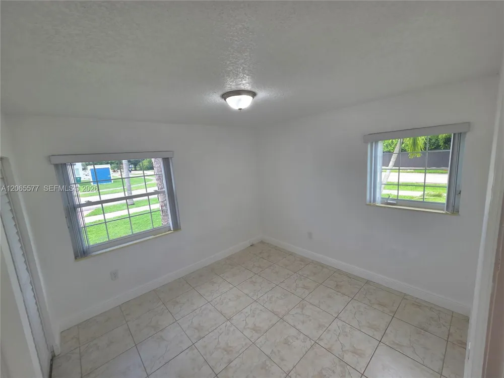 10500 SW 30th St Miami, FL 33165