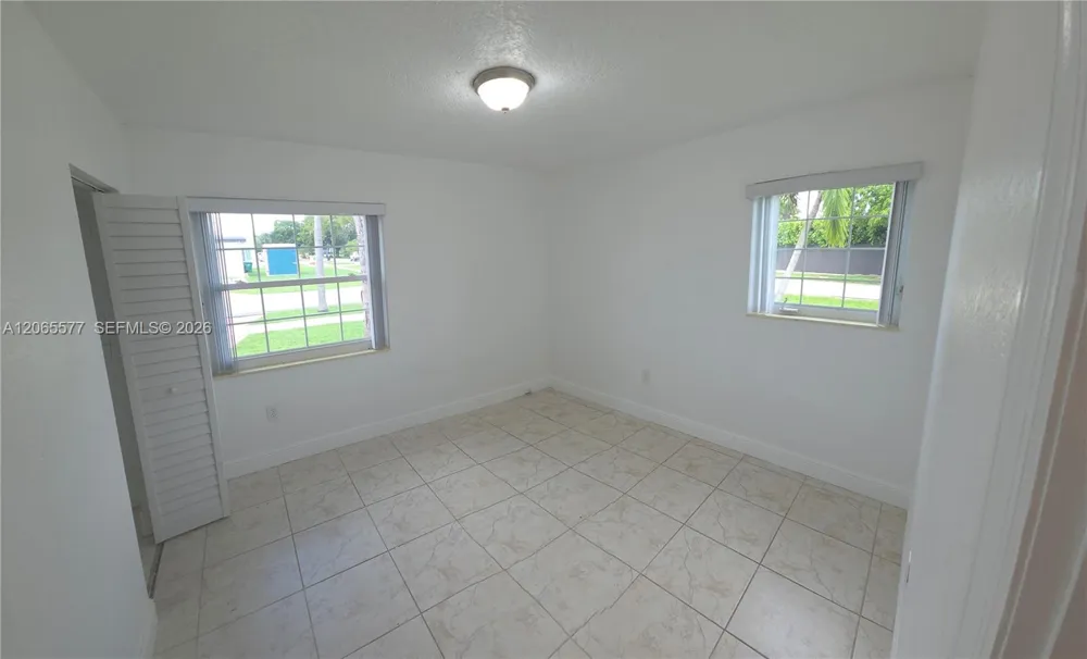 10500 SW 30th St Miami, FL 33165