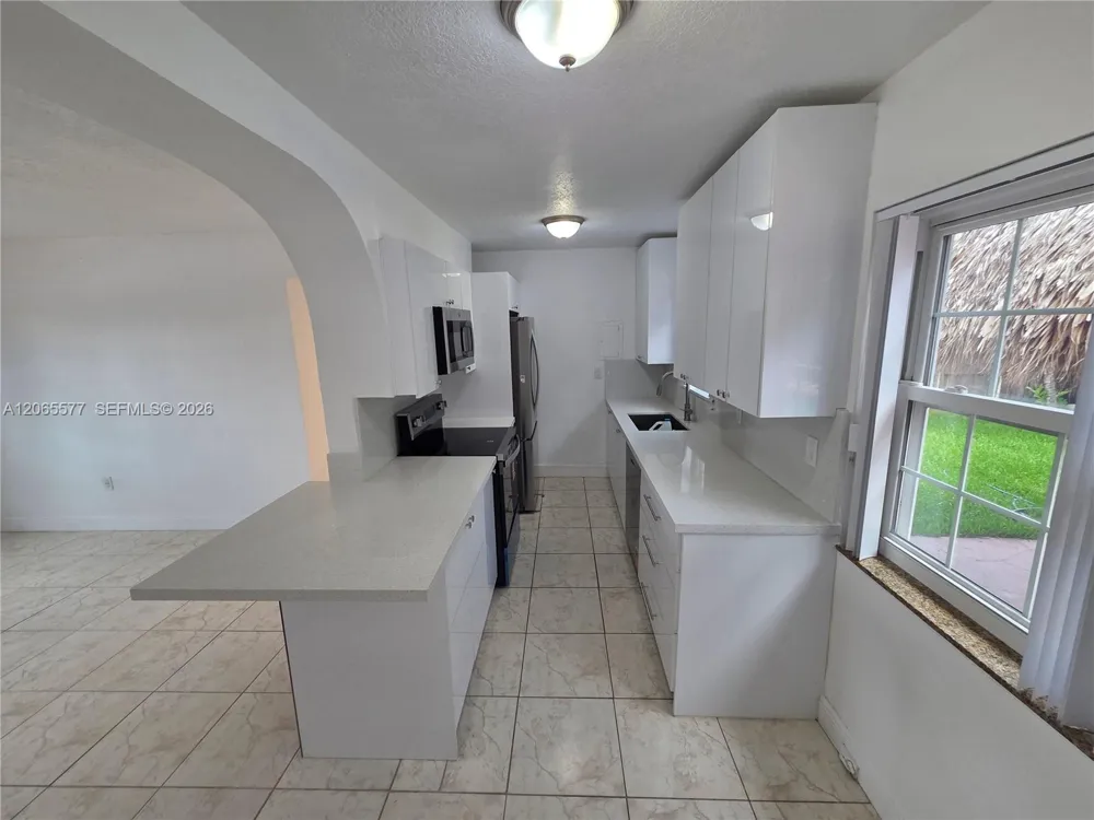 10500 SW 30th St Miami, FL 33165
