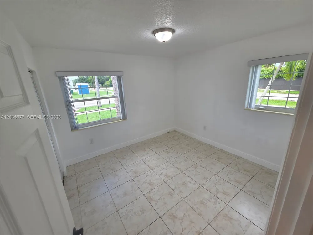 10500 SW 30th St Miami, FL 33165