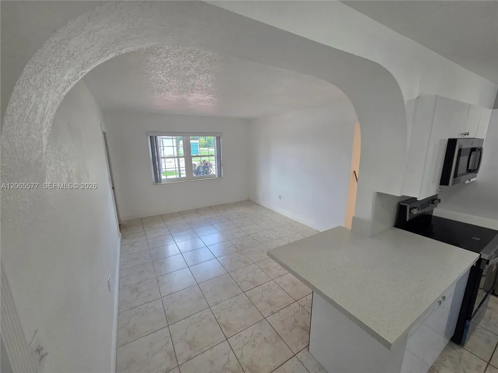 10500 SW 30th St Miami, FL 33165