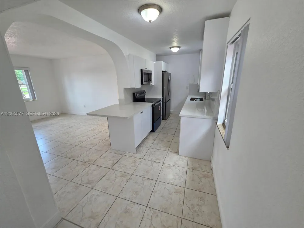 10500 SW 30th St Miami, FL 33165