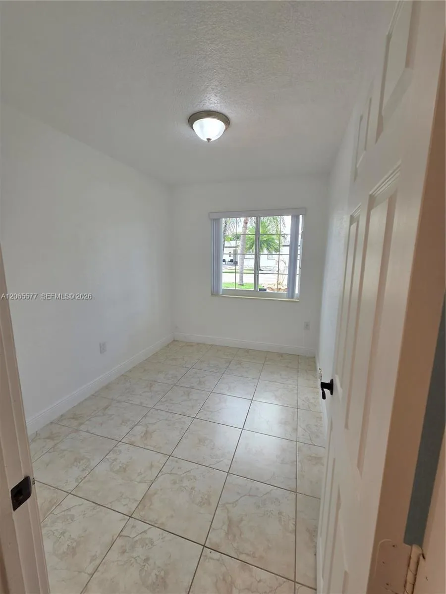 10500 SW 30th St Miami, FL 33165