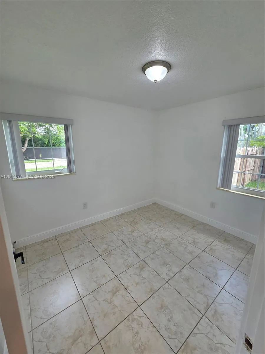 10500 SW 30th St Miami, FL 33165