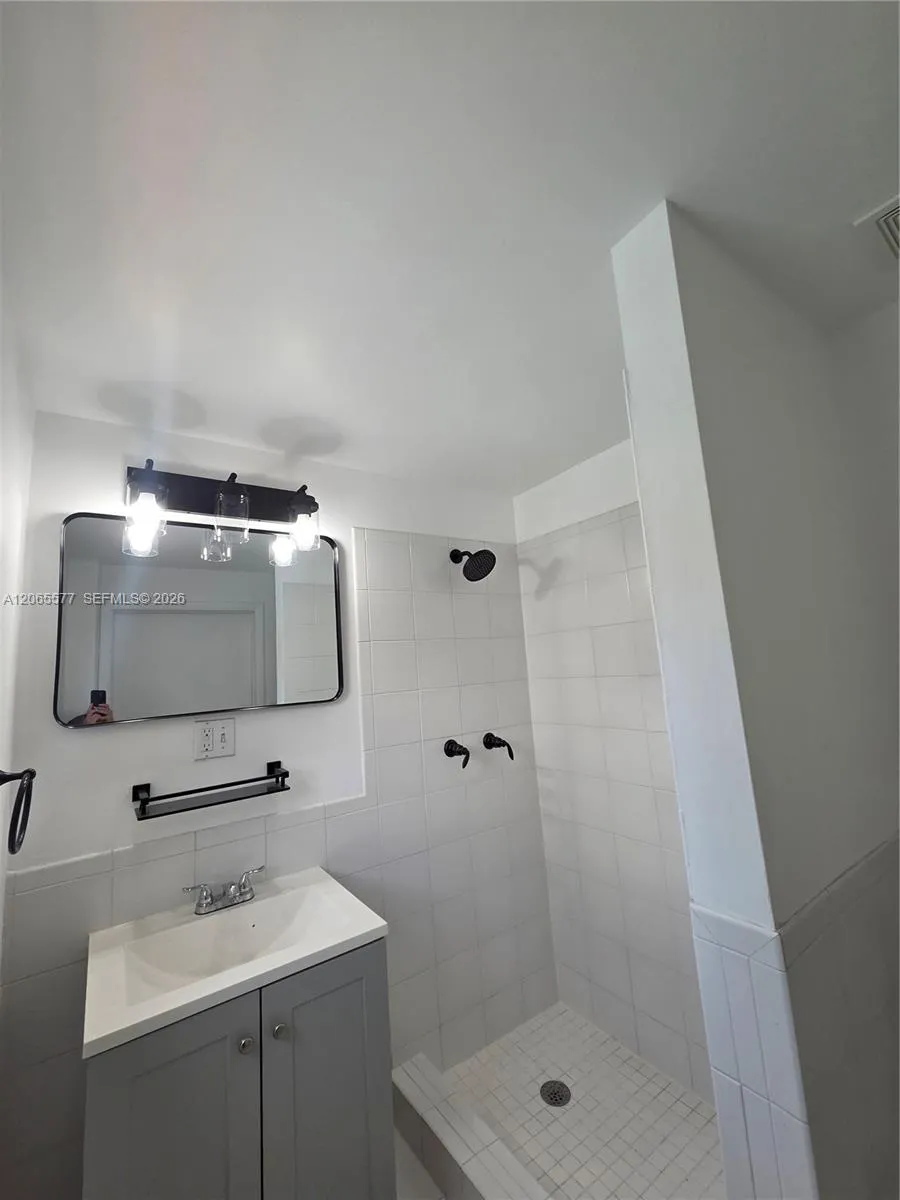 10500 SW 30th St Miami, FL 33165