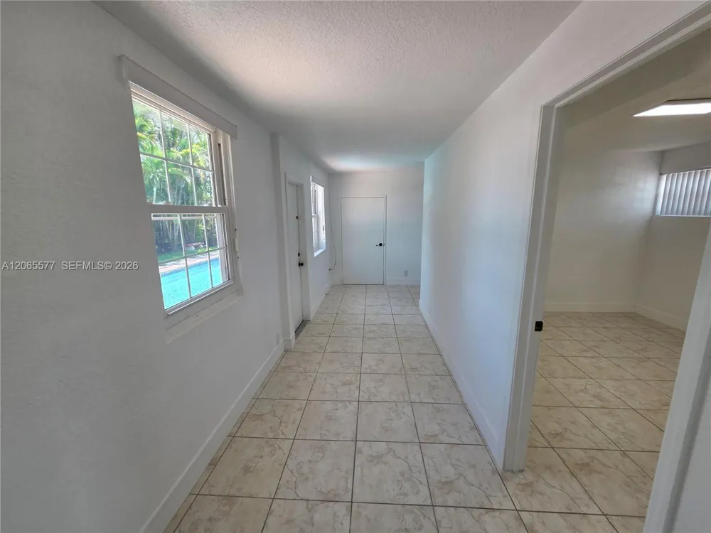 10500 SW 30th St Miami, FL 33165