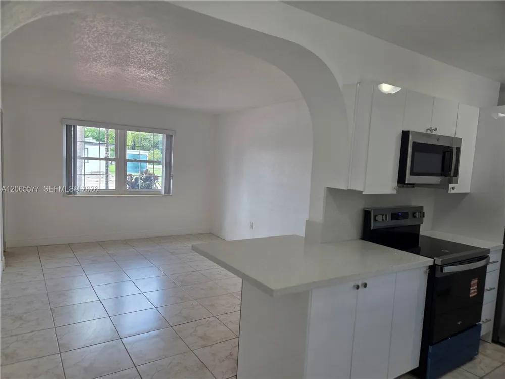 10500 SW 30th St Miami, FL 33165