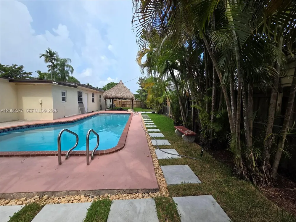 10500 SW 30th St Miami, FL 33165