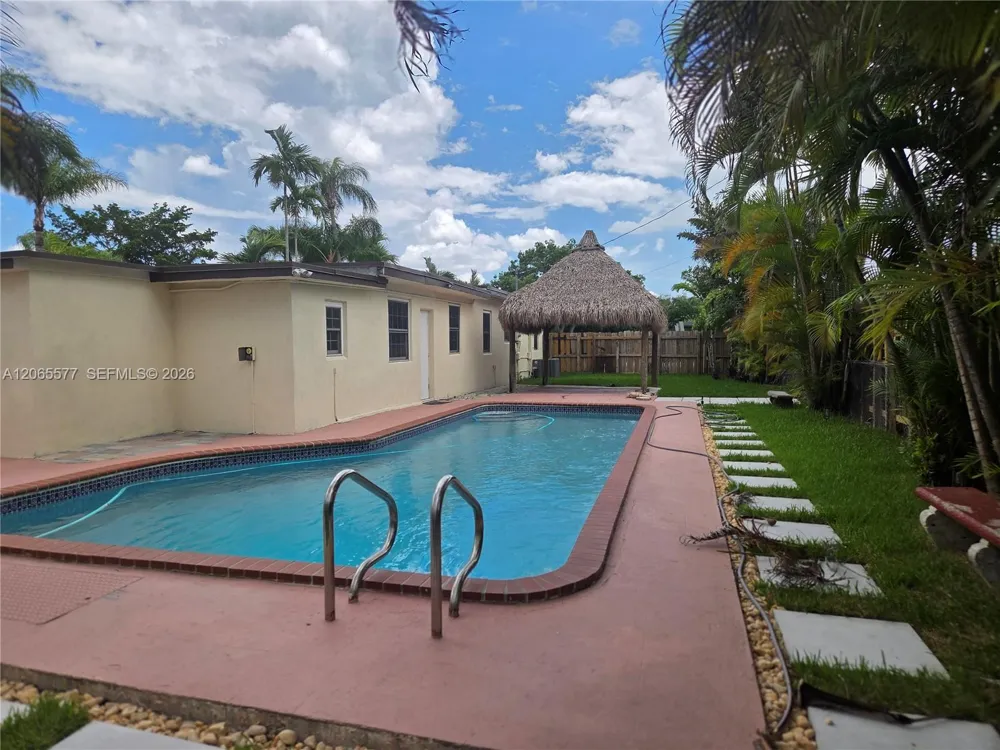 10500 SW 30th St Miami, FL 33165