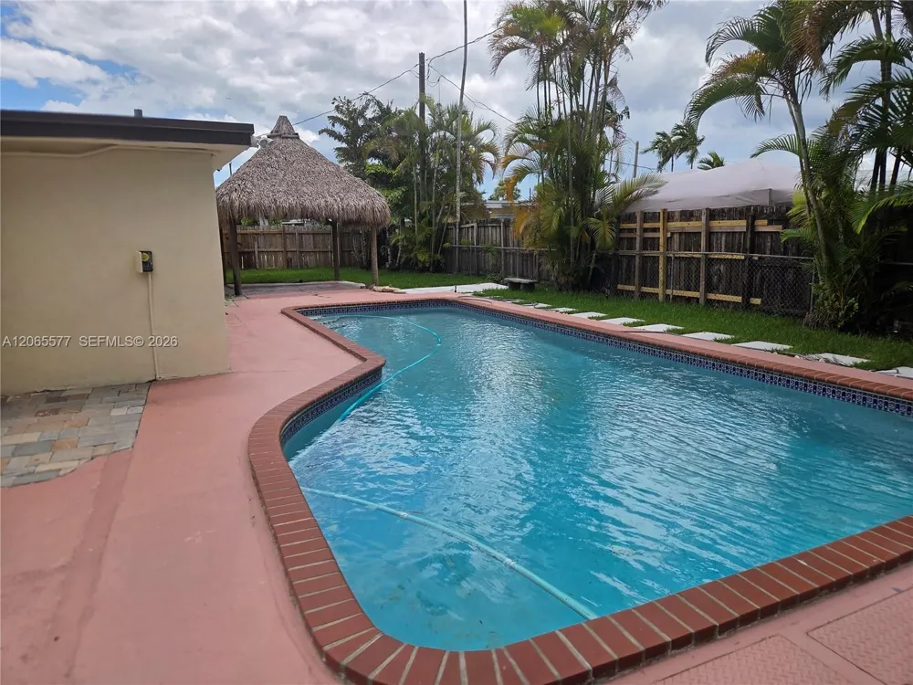 10500 SW 30th St Miami, FL 33165