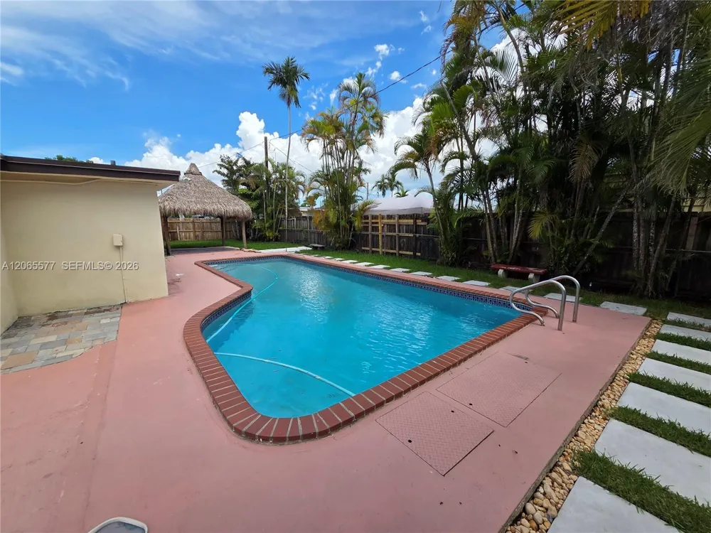 10500 SW 30th St Miami, FL 33165