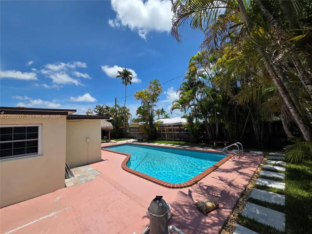 10500 SW 30th St Miami, FL 33165