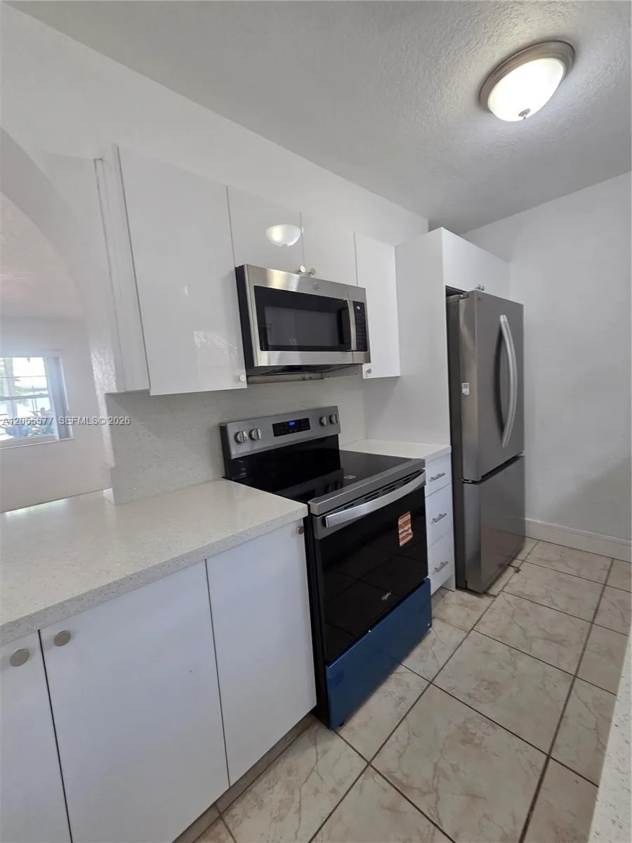 10500 SW 30th St Miami, FL 33165
