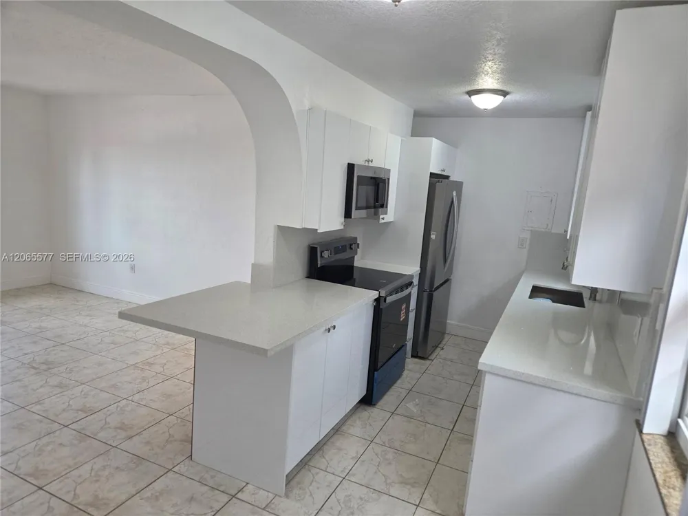 10500 SW 30th St Miami, FL 33165