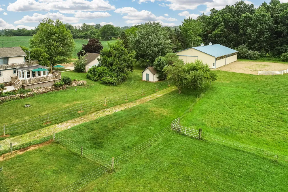7310 Steinbach Road Manchester, MI 48158