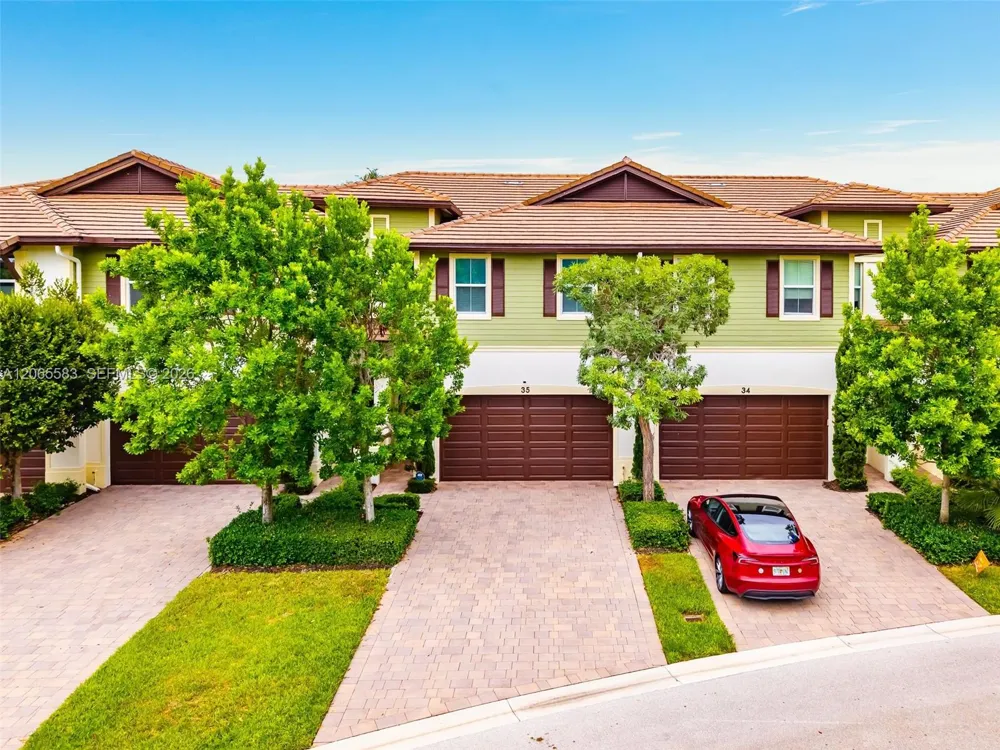 22936 Clear Echo Dr #35 Boca Raton, FL 33433