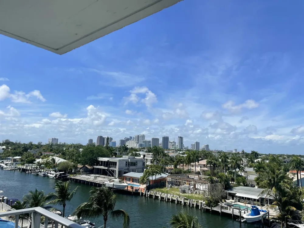 1731 SE 15TH STREET #206 Fort Lauderdale, FL 33316