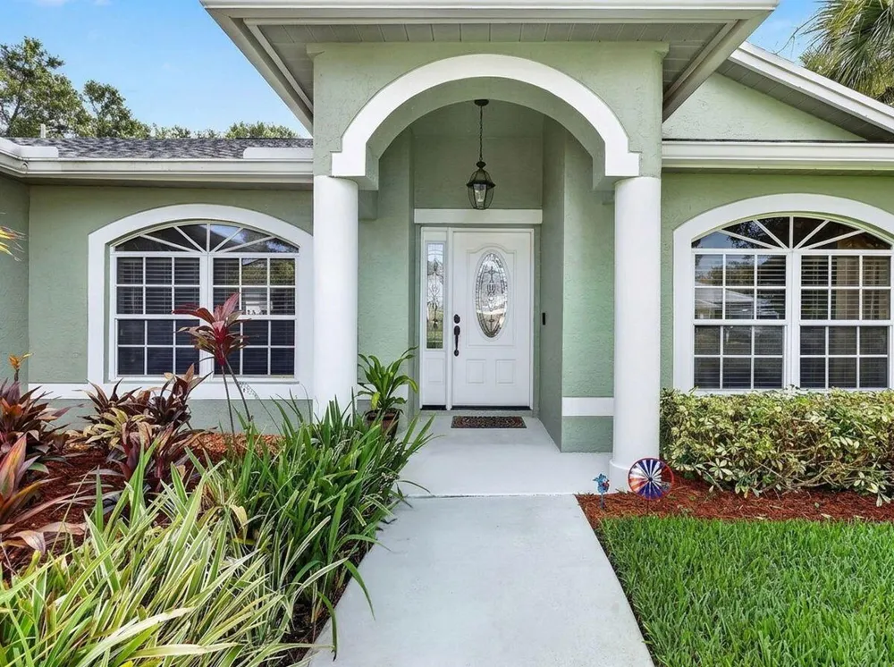 3913 58TH CIRCLE Vero Beach, FL 32966