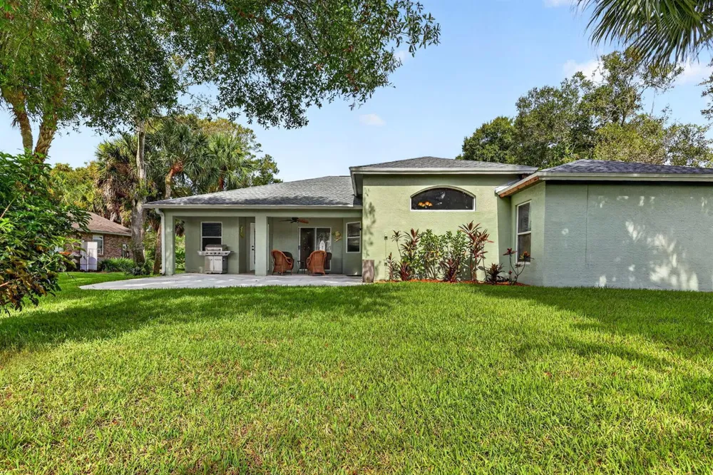 3913 58TH CIRCLE Vero Beach, FL 32966