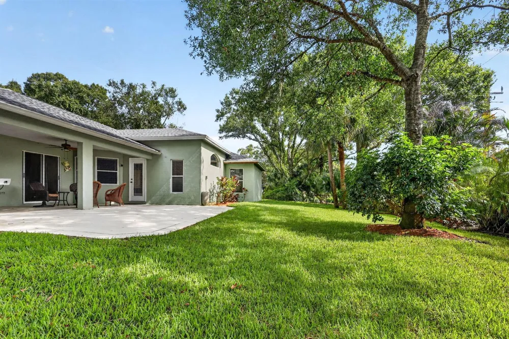 3913 58TH CIRCLE Vero Beach, FL 32966