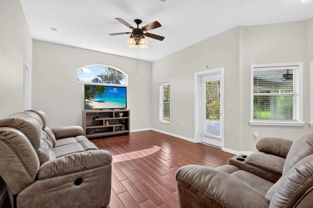 3913 58TH CIRCLE Vero Beach, FL 32966