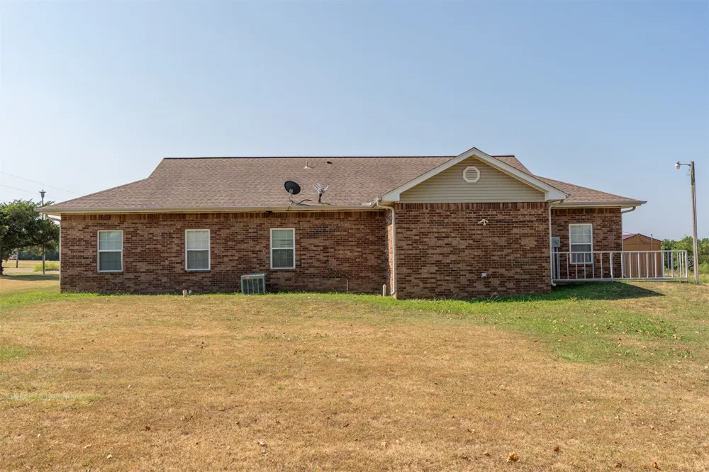 4 W Hillcrest Way Okemah, OK 74859