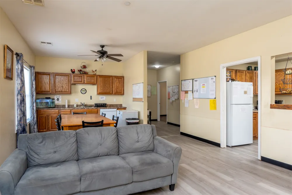 4 W Hillcrest Way Okemah, OK 74859