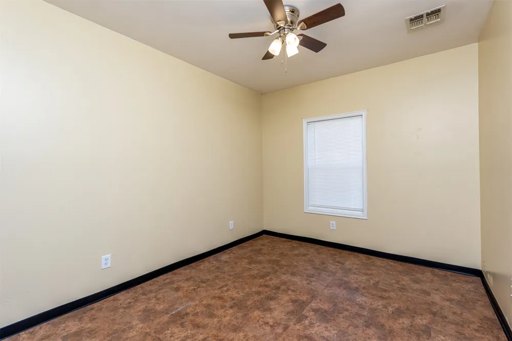 4 W Hillcrest Way Okemah, OK 74859