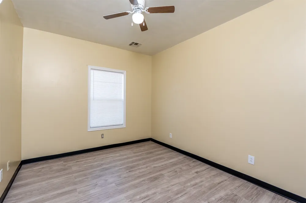 4 W Hillcrest Way Okemah, OK 74859