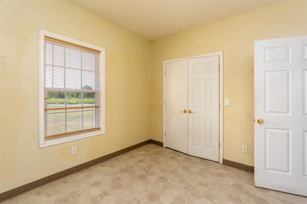 4 W Hillcrest Way Okemah, OK 74859