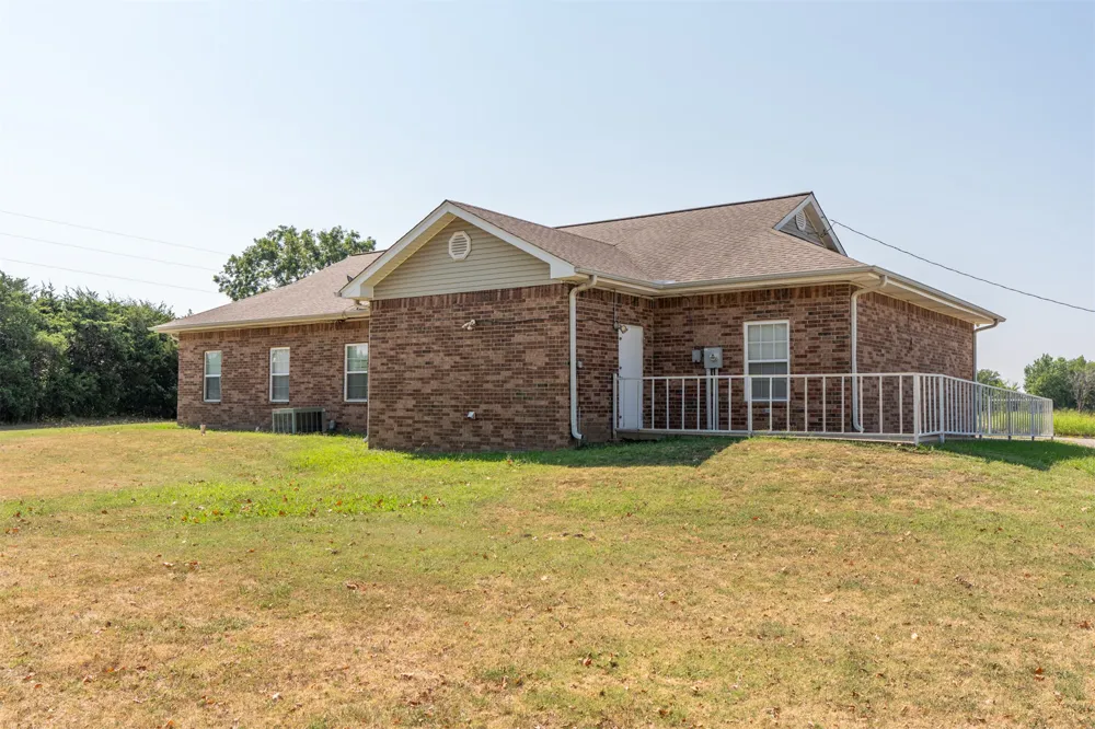 4 W Hillcrest Way Okemah, OK 74859