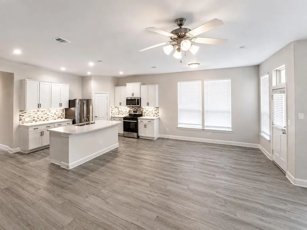 12106 Champions Forest Drive Mont Belvieu, TX 77535